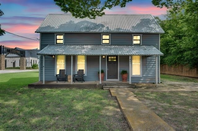 401 E Avenue G - Photo 1