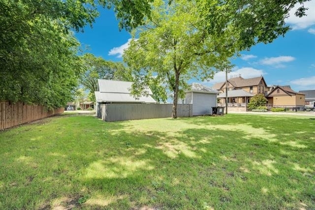 401 E Avenue G - Photo 8