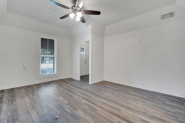 401 E Avenue G - Photo 11