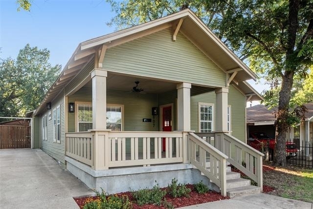 807 Hollywood Avenue - Photo 1