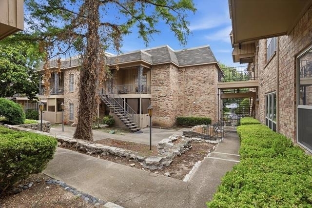 4345 Bellaire Drive S - Photo 1