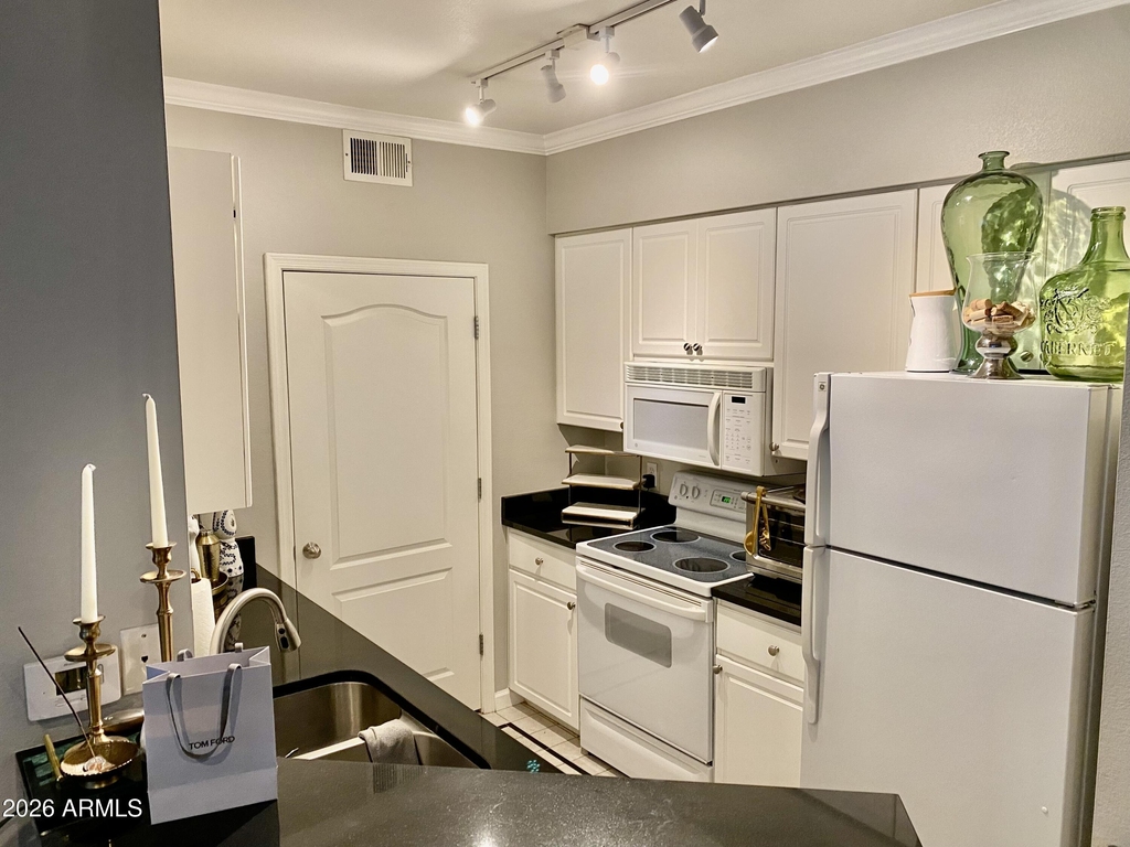 1701 E Colter Street - Photo 4