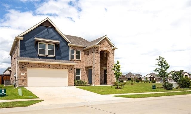 715 Parkside Drive - Photo 2