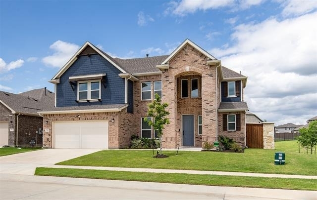 715 Parkside Drive - Photo 1