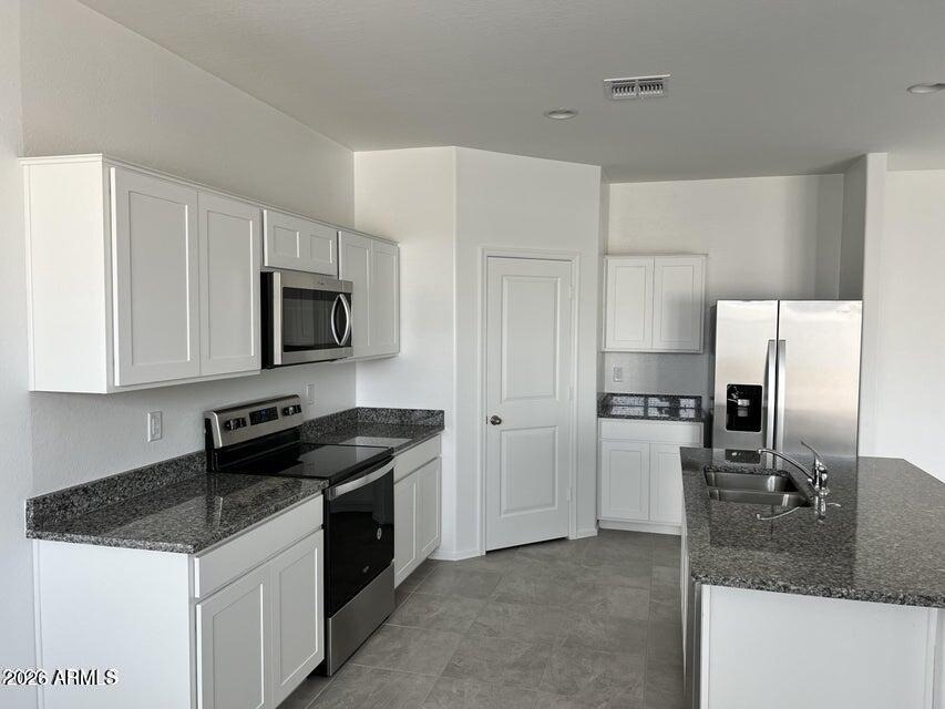 3532 N Sequoia Street - Photo 2
