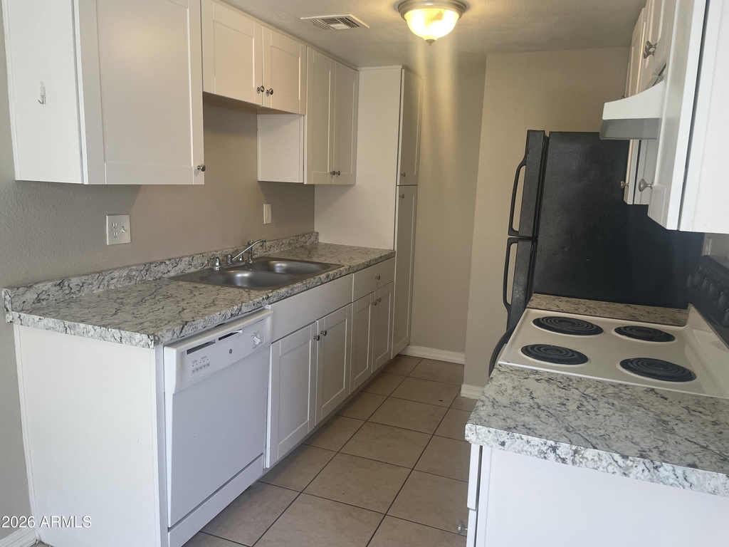 860 E Brown Road - Photo 1