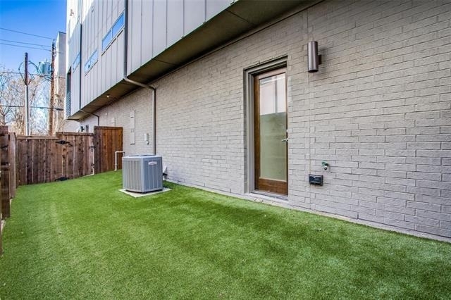 1907 Summit Avenue - Photo 32