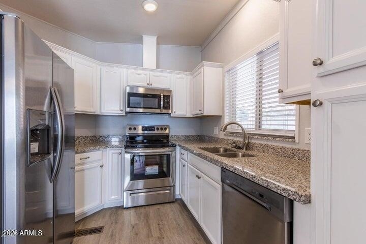 1864 E Augusta Avenue - Photo 1