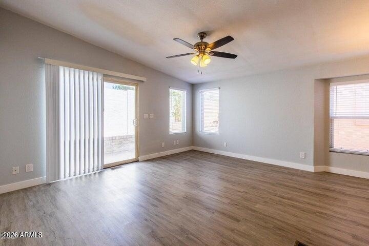 1864 E Augusta Avenue - Photo 9