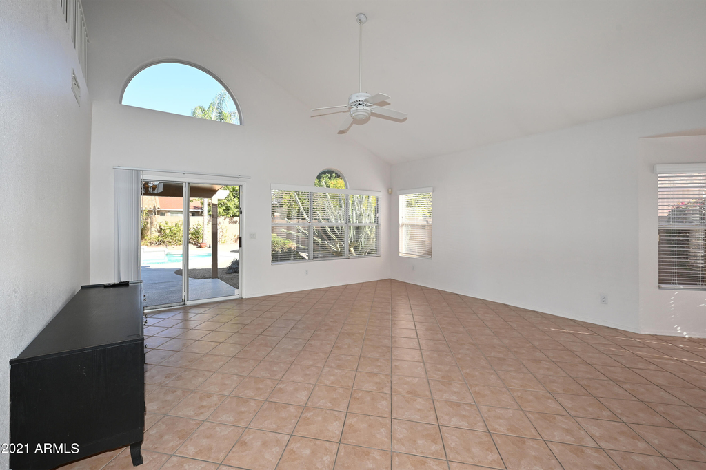 5730 E Gelding Drive - Photo 4