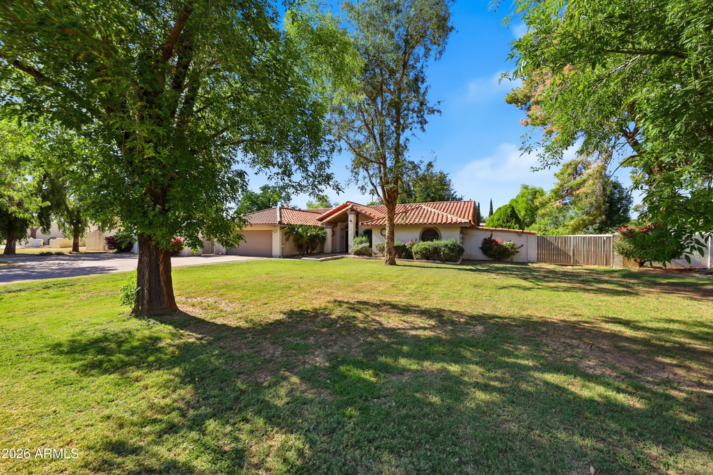 10432 W Avalon Drive - Photo 3