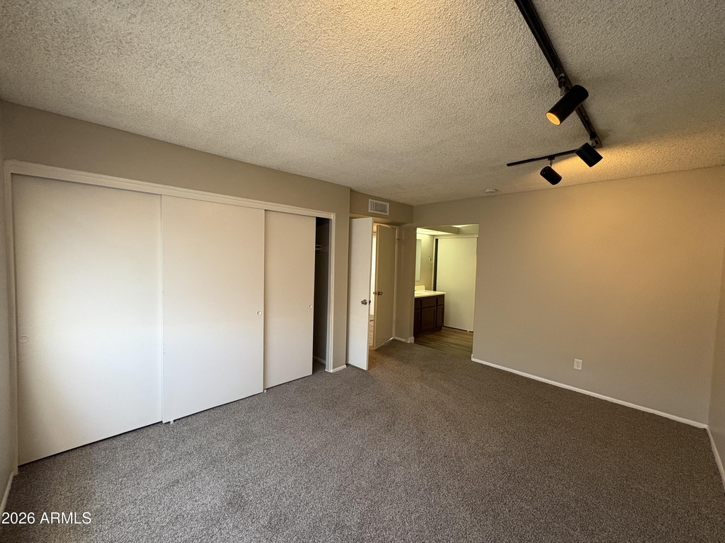 6627 S 44th Street - Photo 7