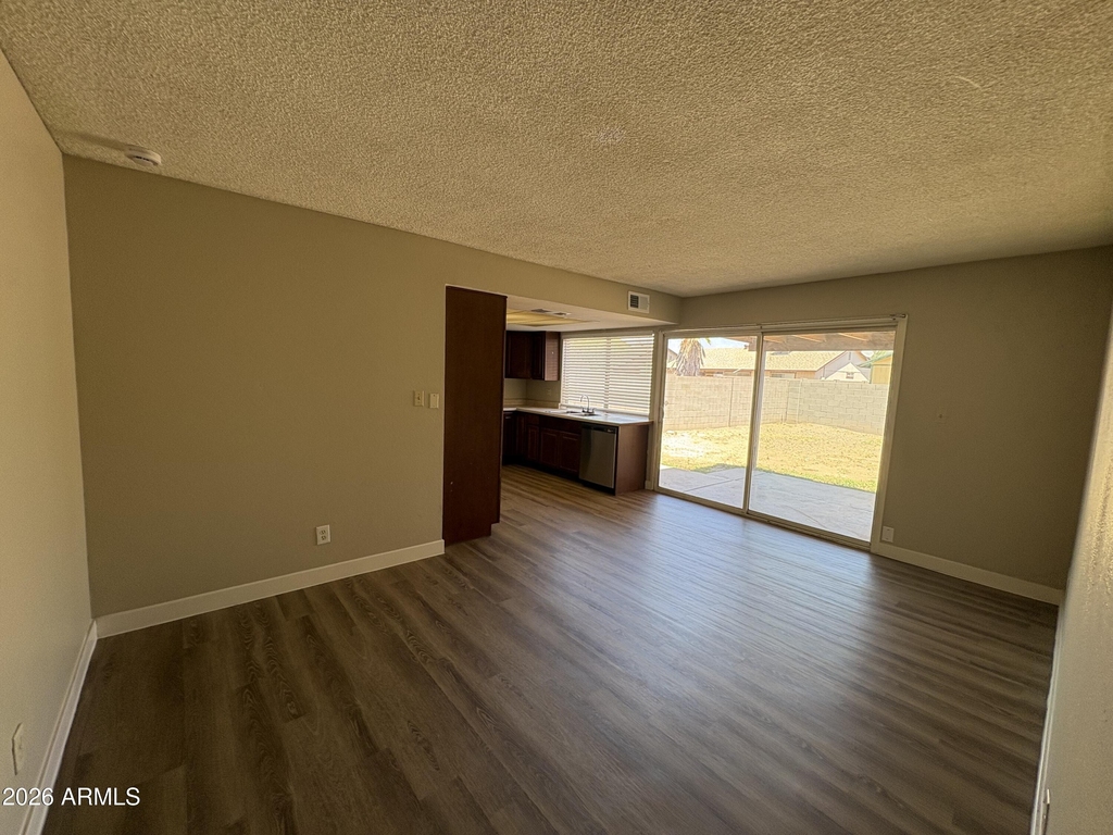 6627 S 44th Street - Photo 5