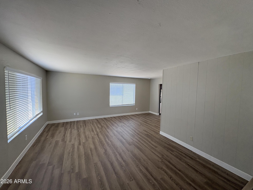 6627 S 44th Street - Photo 2