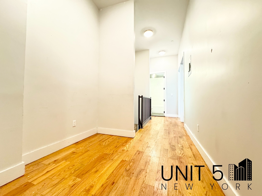 481 Evergreen Avenue - Photo 1