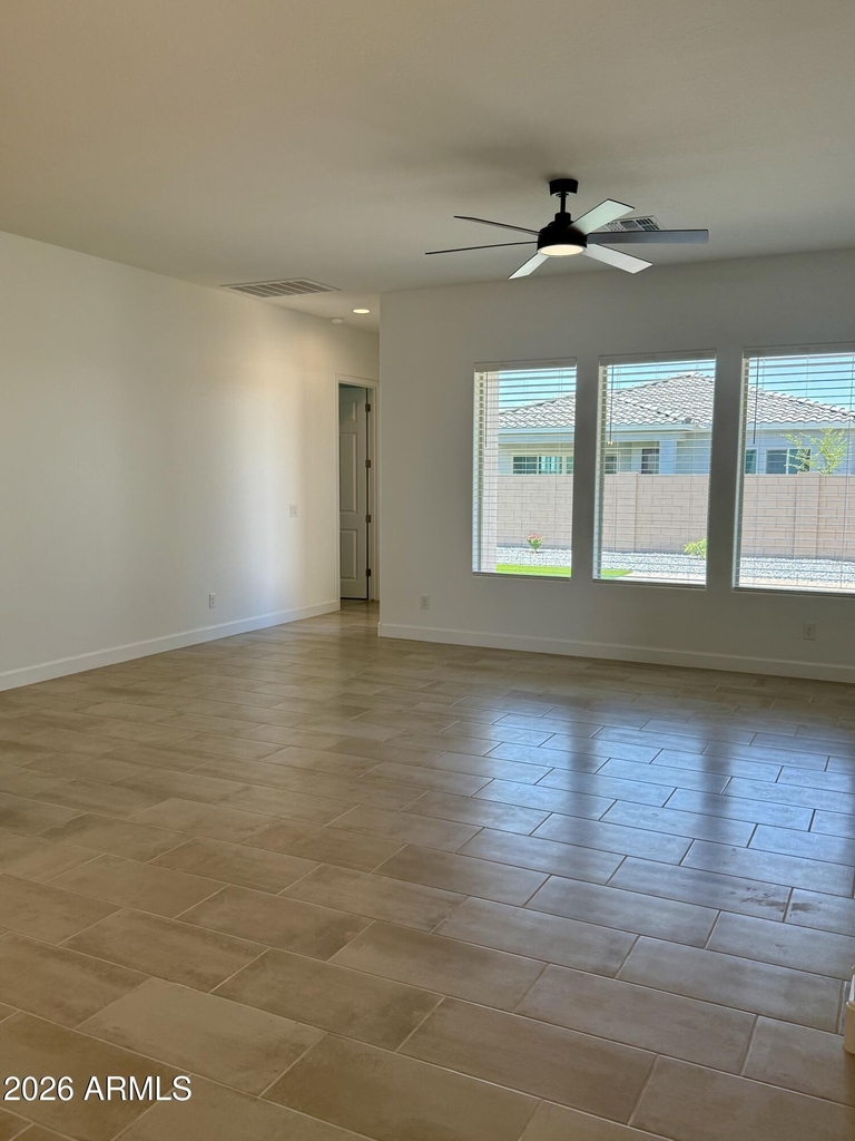 2933 E Mission Lane - Photo 20