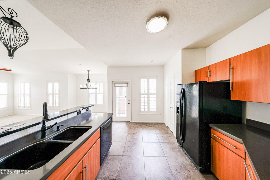 14250 W Wigwam Boulevard - Photo 10