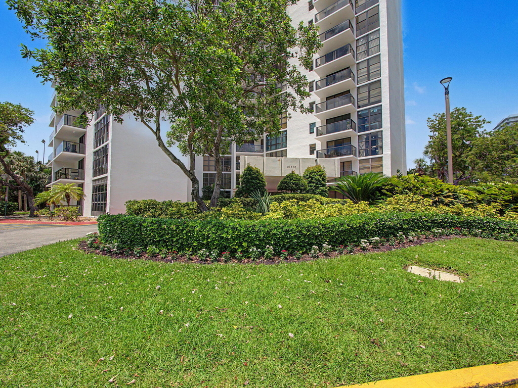 18181 Ne 31st Court - Photo 1