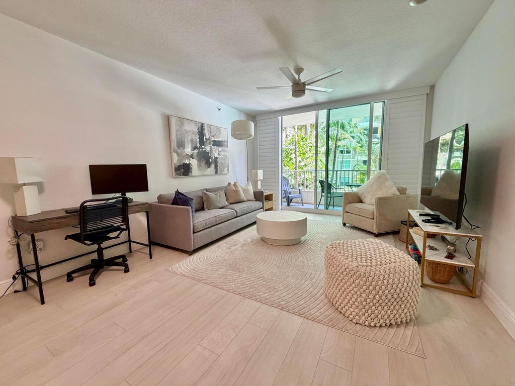 625 Casa Loma Boulevard - Photo 0