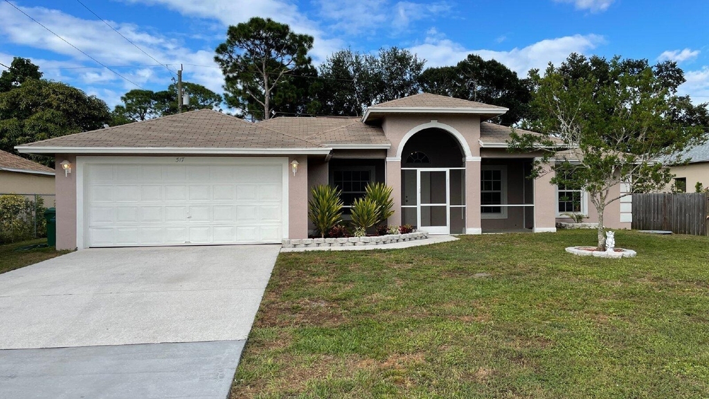 517 Sw Paar Drive - Photo 0
