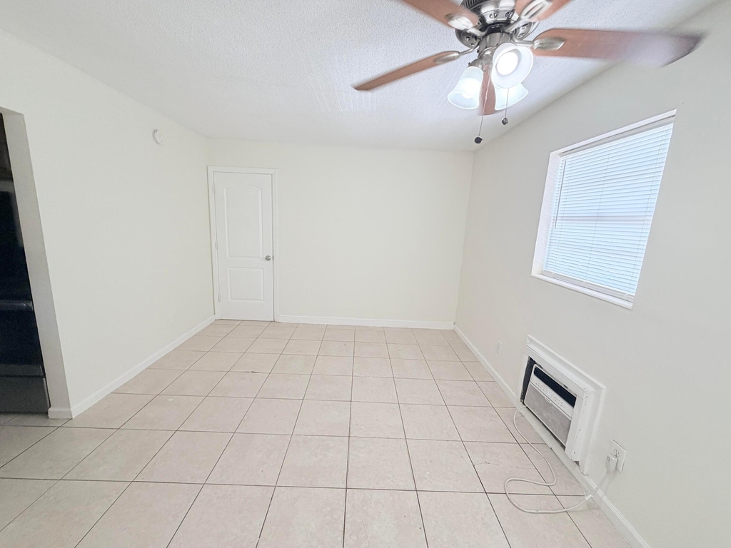 3030 Nw 43rd Terrace - Photo 1