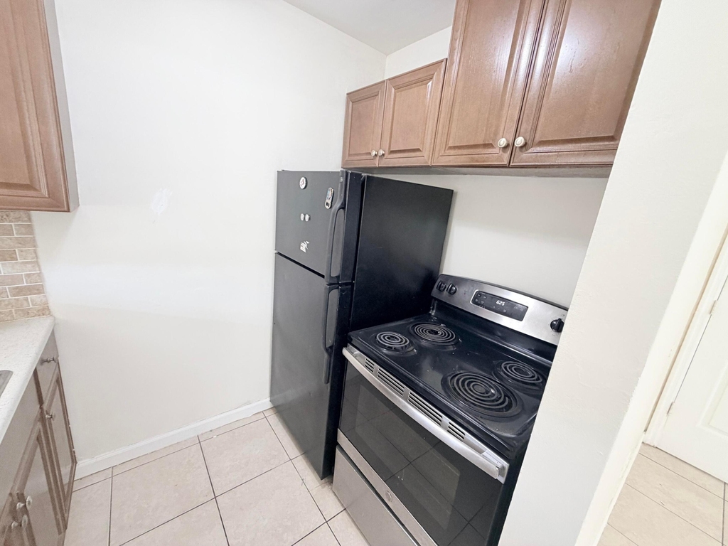 3030 Nw 43rd Terrace - Photo 2