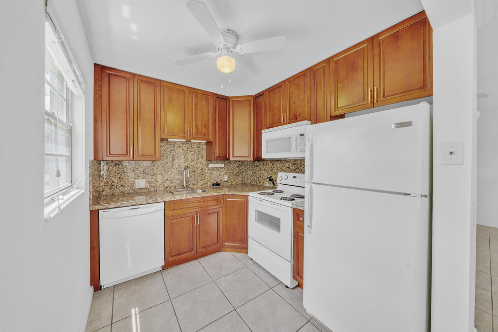 169 Suffolk E - Photo 6