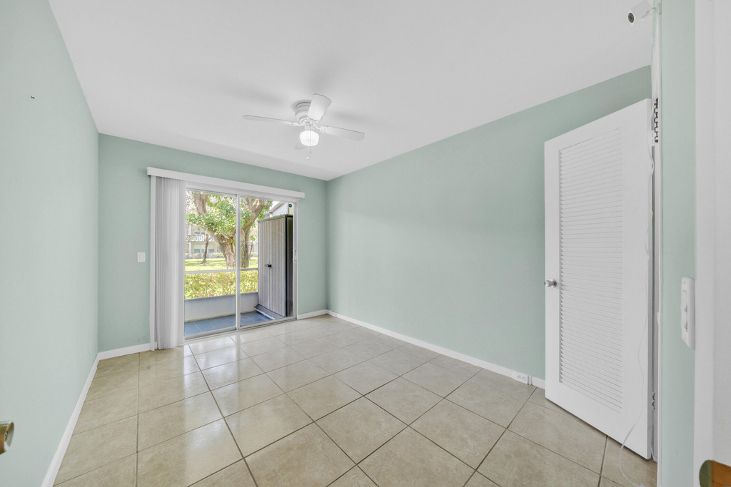 169 Suffolk E - Photo 16