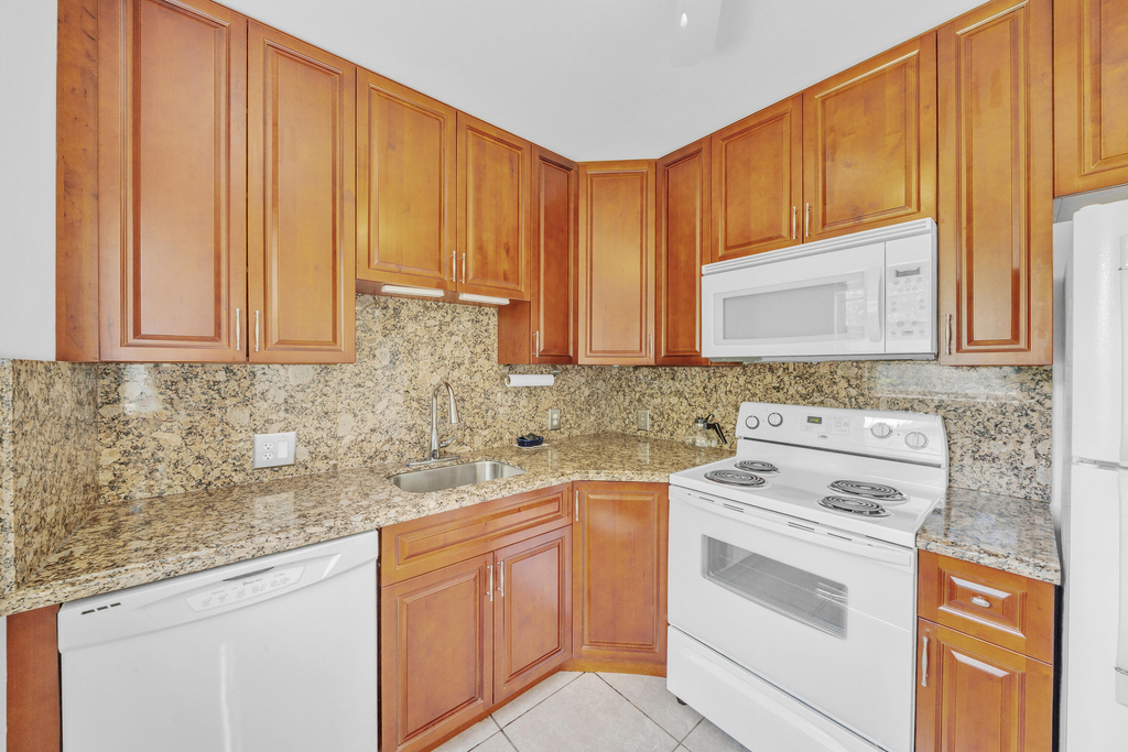 169 Suffolk E - Photo 5