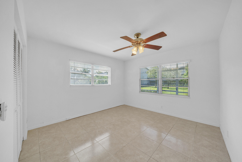 169 Suffolk E - Photo 23