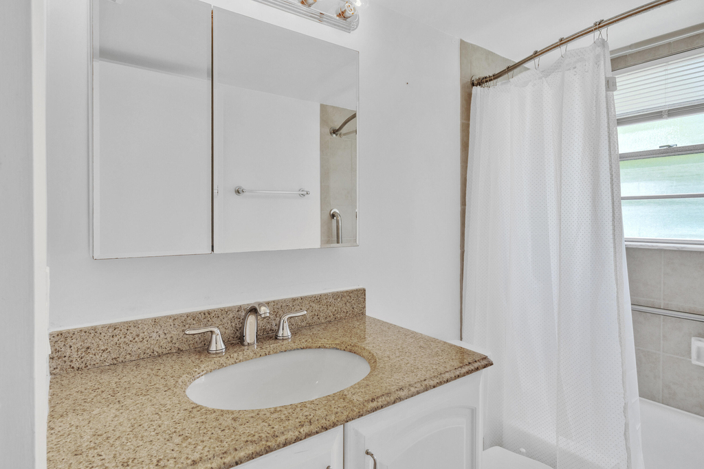 169 Suffolk E - Photo 26