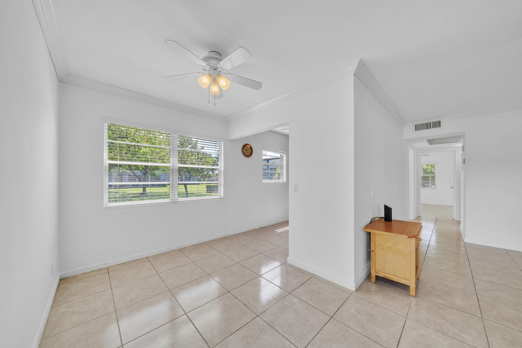 169 Suffolk E - Photo 10
