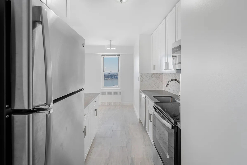 West 51st Street - Photo 3