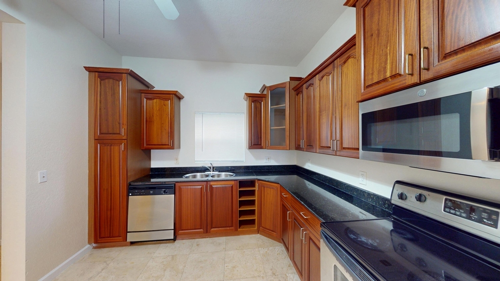 1610 Presidential Way - Photo 5