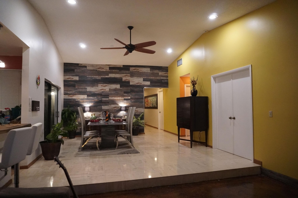 414 Ne 195th Street - Photo 0