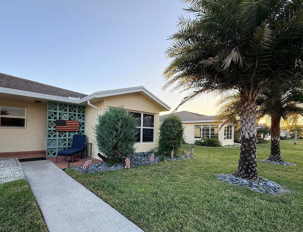 5301 Lakefront Boulevard - Photo 0
