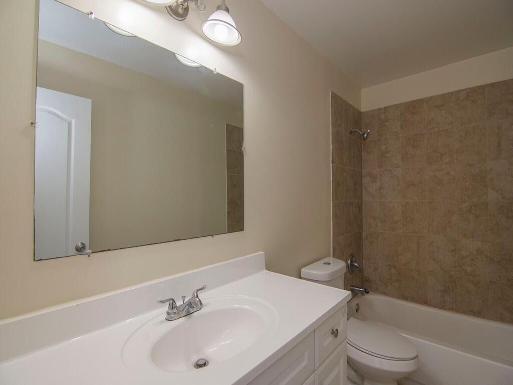 8604 Brookline Avenue - Photo 7