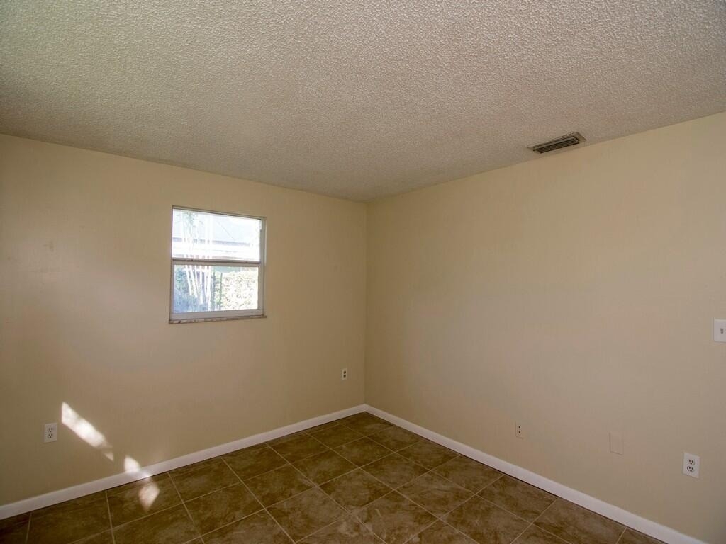 8604 Brookline Avenue - Photo 17