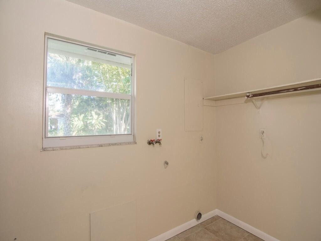 8604 Brookline Avenue - Photo 14