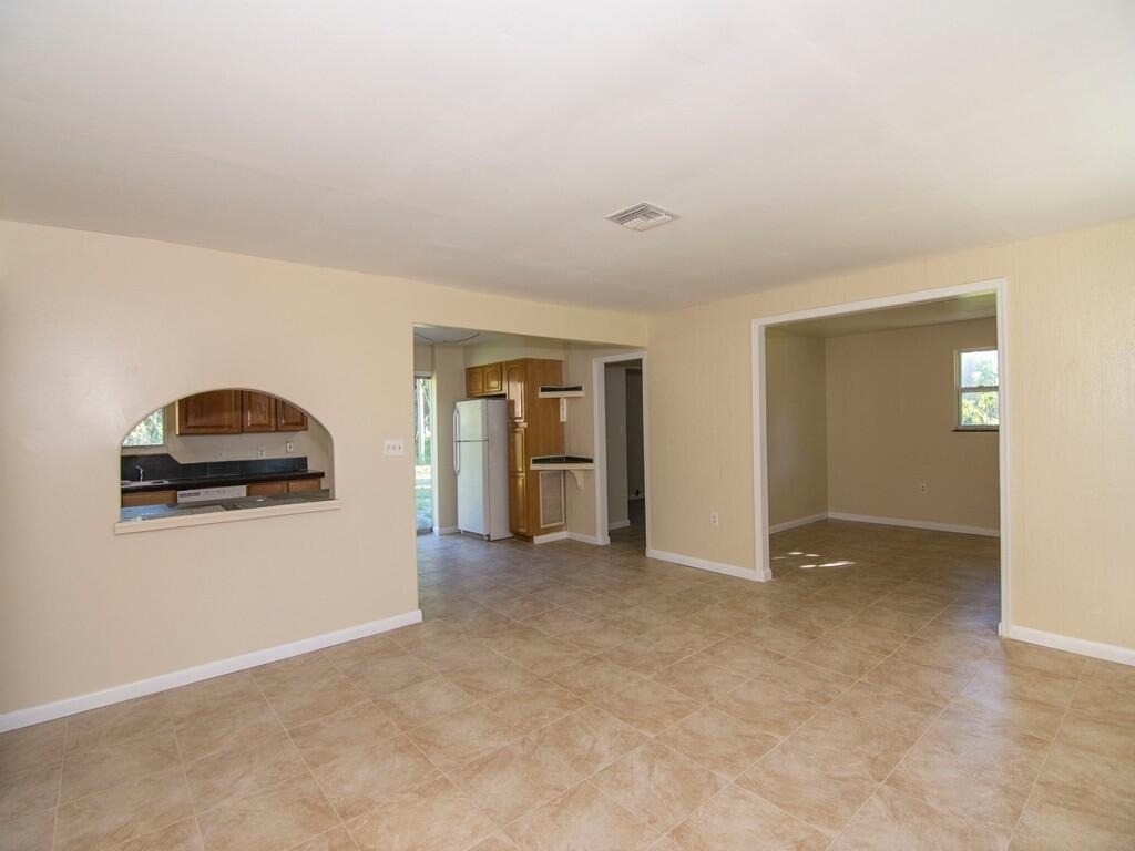 8604 Brookline Avenue - Photo 11