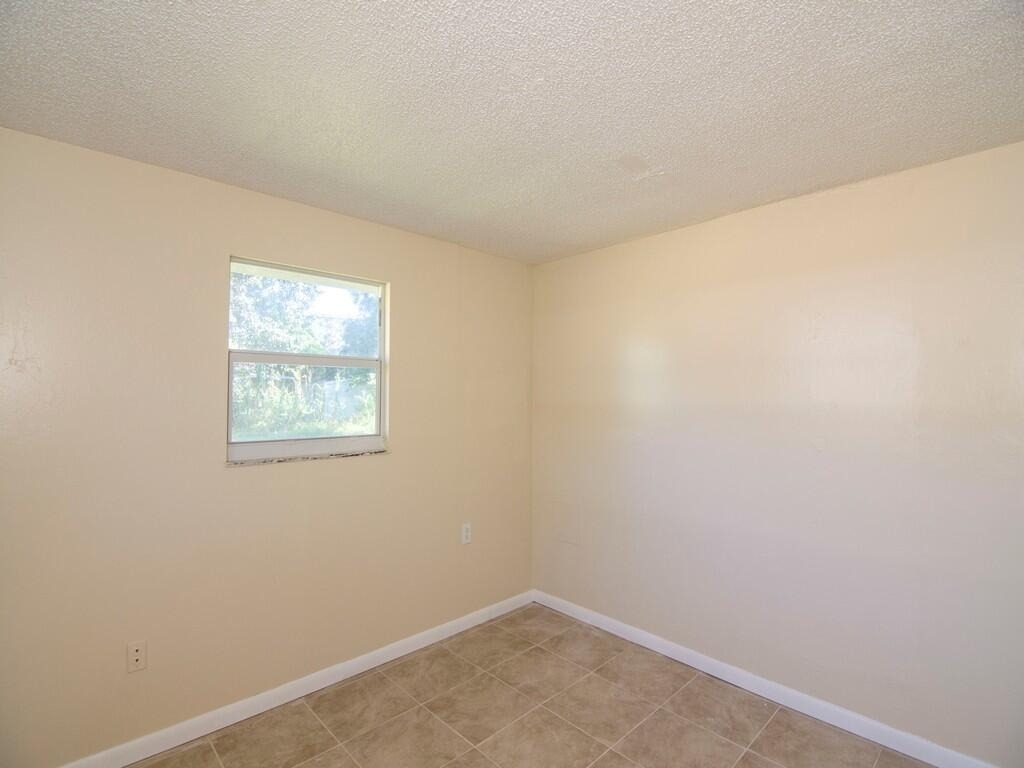 8604 Brookline Avenue - Photo 21