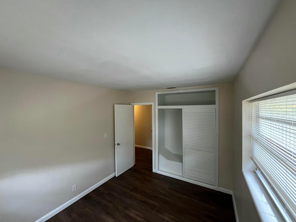 1335 Nw 7th Terrace - Photo 9