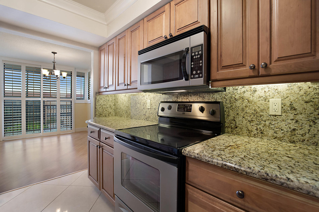 800 Jeffery Street - Photo 3