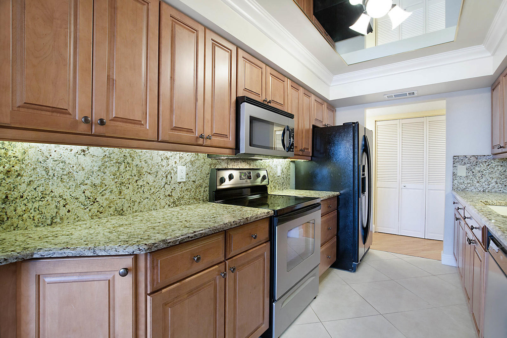 800 Jeffery Street - Photo 2