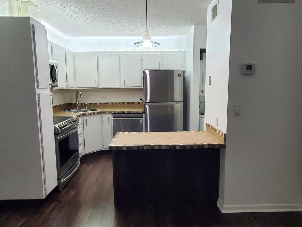 603 Sea Pine Way - Photo 5