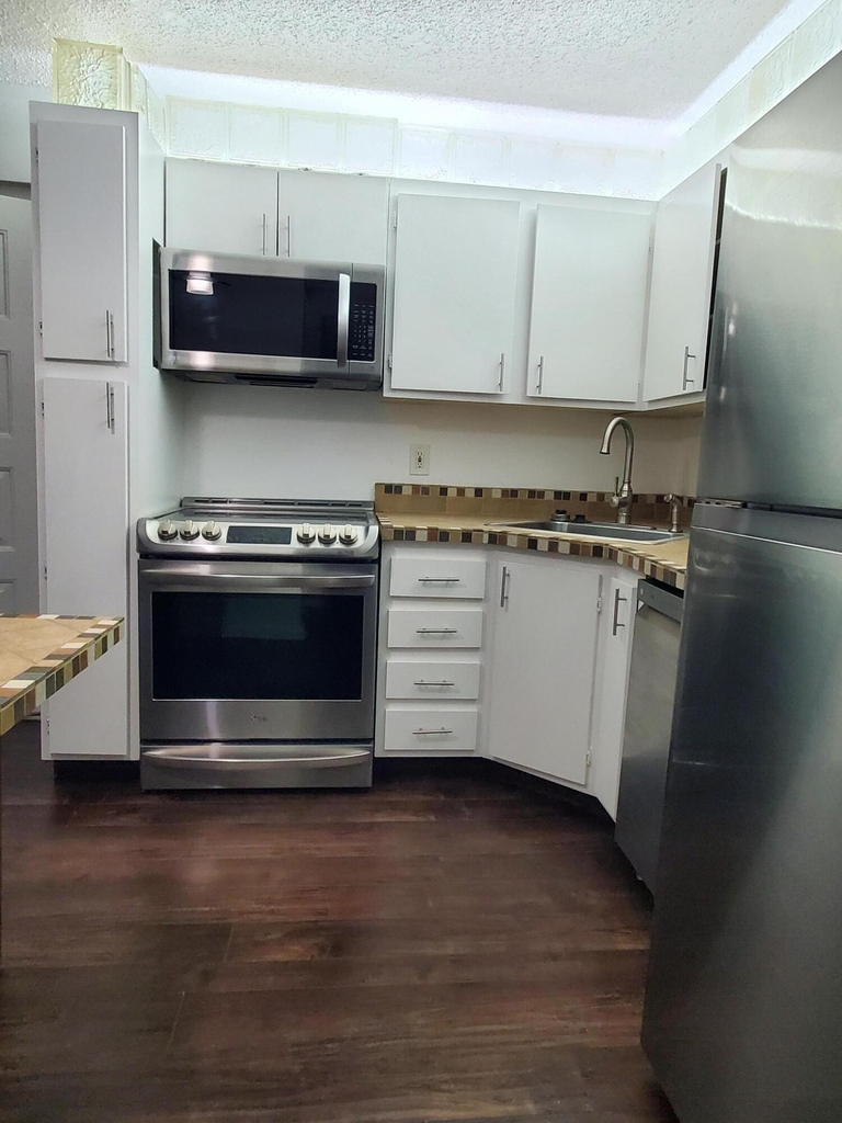 603 Sea Pine Way - Photo 4