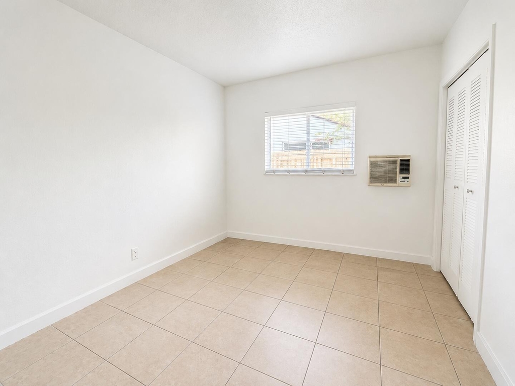 701 Sw 14th Avenue - Photo 8