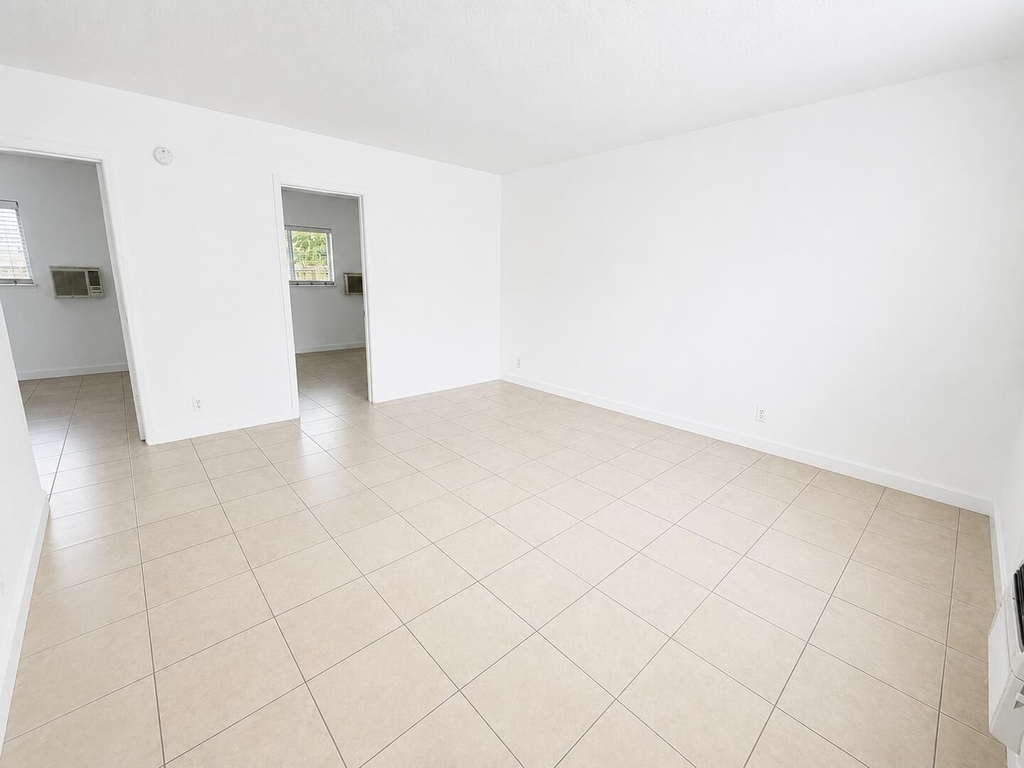 701 Sw 14th Avenue - Photo 4
