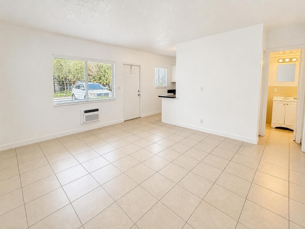 701 Sw 14th Avenue - Photo 6