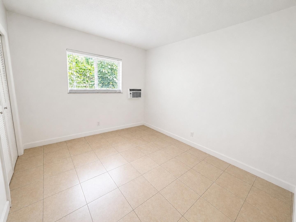 701 Sw 14th Avenue - Photo 8
